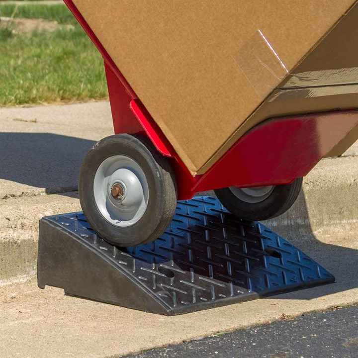 Le tapis de rampe pour voitures et motos