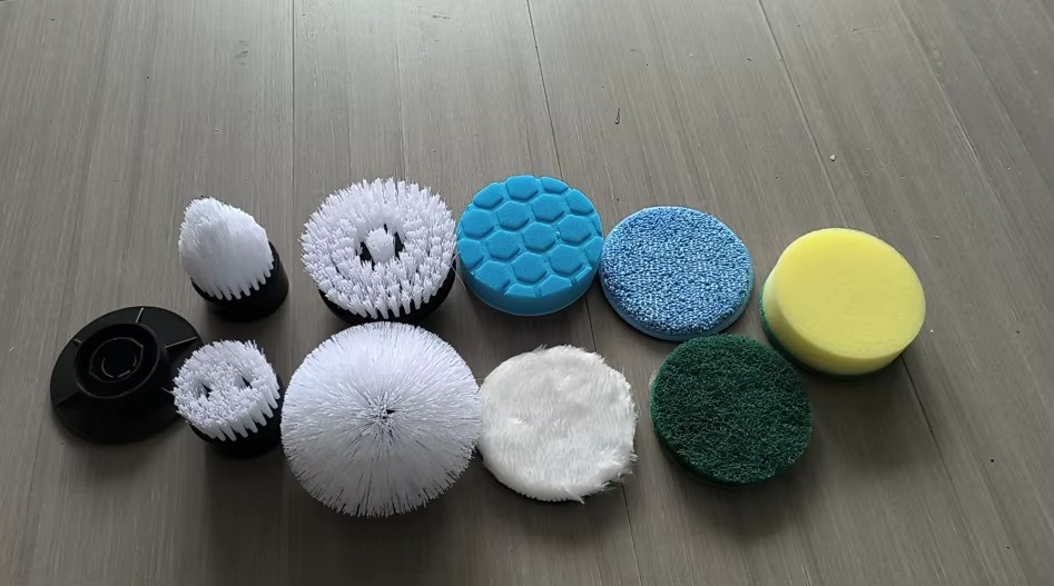 Brosse électrique 9-en-1 : La fin du ménage fatigant